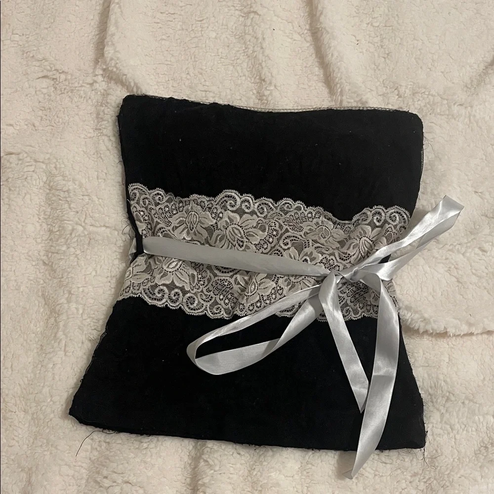 Body Central Black with White Lace Corset Y2K Going Out Top - Picture 2 of 9